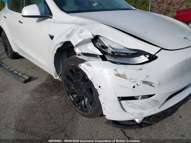 5YJYGDEE8MF140136 Tesla Model Y