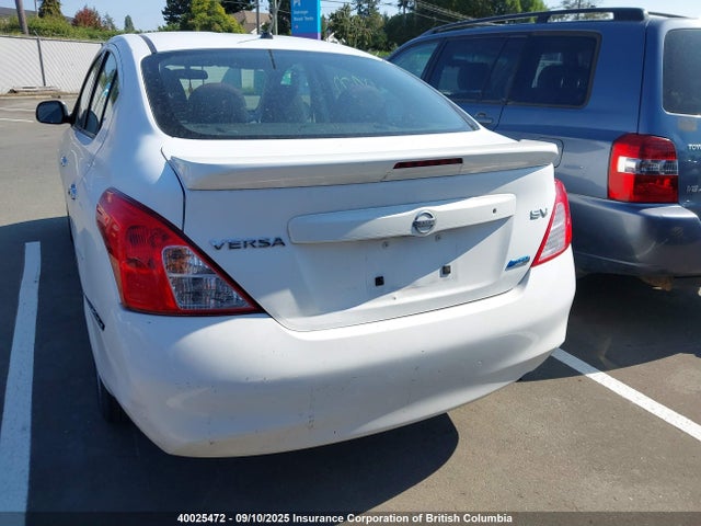3N1CN7AP7EL827624 Nissan 2014