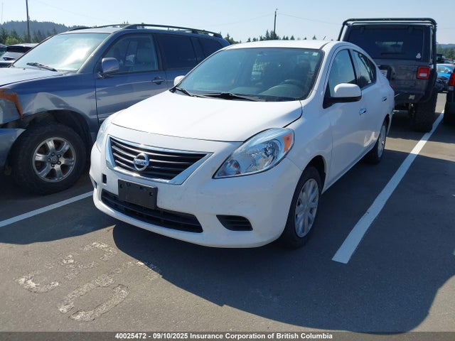 3N1CN7AP7EL827624 Nissan 2014