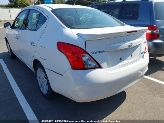 3N1CN7AP7EL827624 Nissan 2014