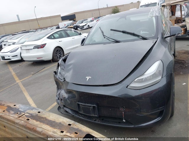 7SAYGDEE7RF105744 Tesla Model Y