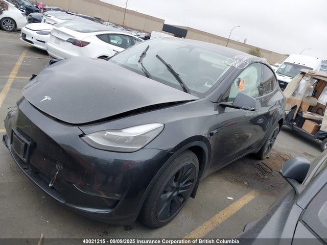 7SAYGDEE7RF105744 Tesla Model Y