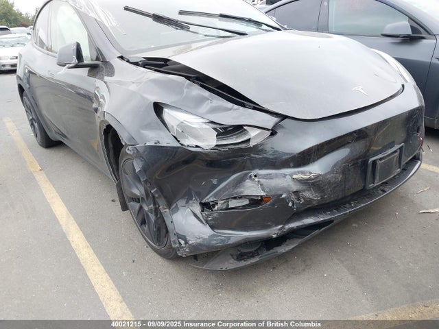 7SAYGDEE7RF105744 Tesla Model Y