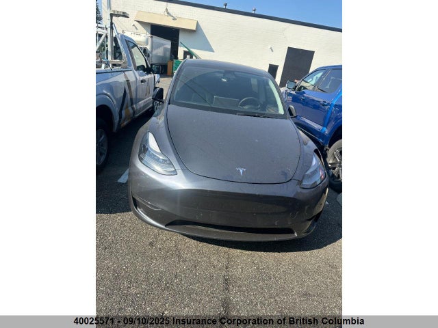 7SAYGDEE5NF564166 Tesla Model Y