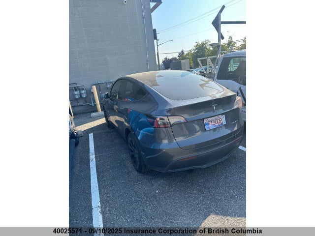 7SAYGDEE5NF564166 Tesla Model Y