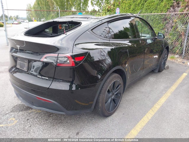 7SAYGDEE0SF290158 Tesla Model Y