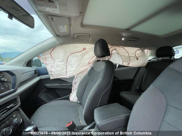 3VVLX7B24NM091408 Volkswagen tsi