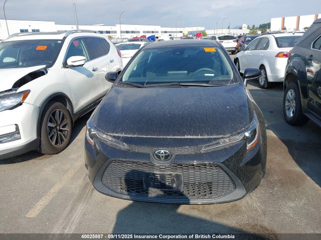 40025887 :رقم المزاد ، 5YFBPMBE0MP243551 vin ، 2021 Toyota Corolla Le مزاد بيع