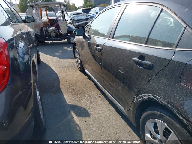 40025887 :رقم المزاد ، 5YFBPMBE0MP243551 vin ، 2021 Toyota Corolla Le مزاد بيع