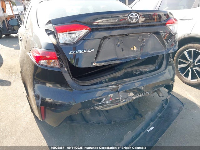 40025887 :رقم المزاد ، 5YFBPMBE0MP243551 vin ، 2021 Toyota Corolla Le مزاد بيع