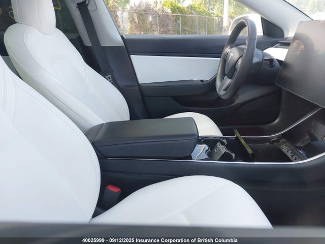 5YJ3E1EA7KF528905 Tesla MODEL 3