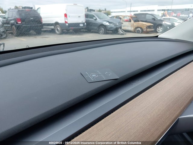7SAYGDEE3NF426996 Tesla Model Y