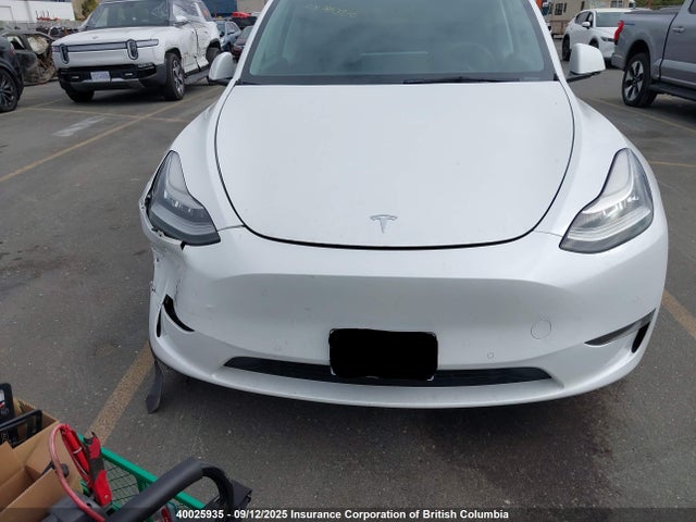 7SAYGDEE3NF426996 Tesla Model Y