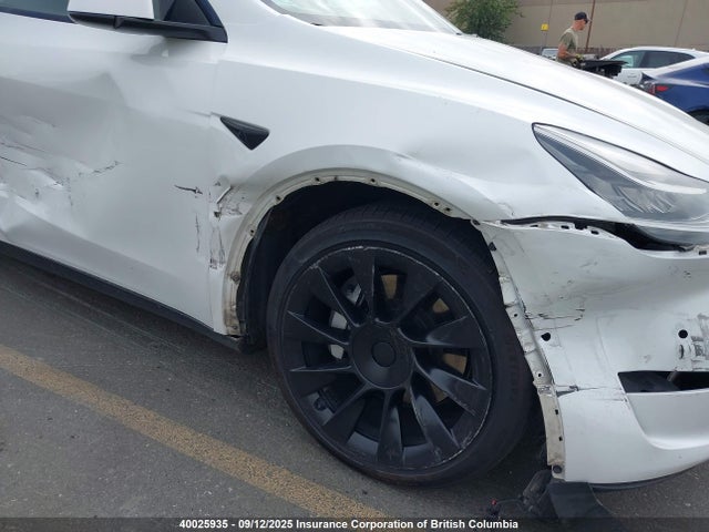 7SAYGDEE3NF426996 Tesla Model Y