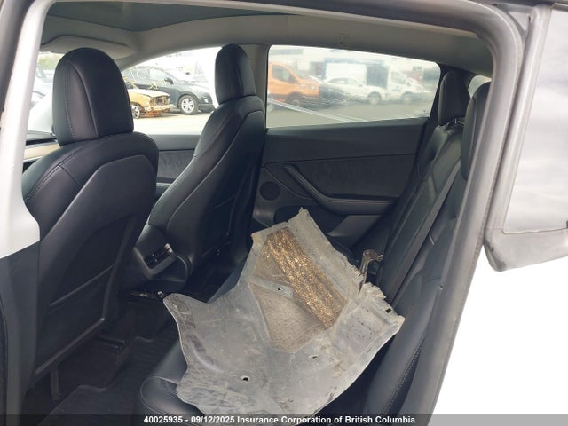 7SAYGDEE3NF426996 Tesla Model Y