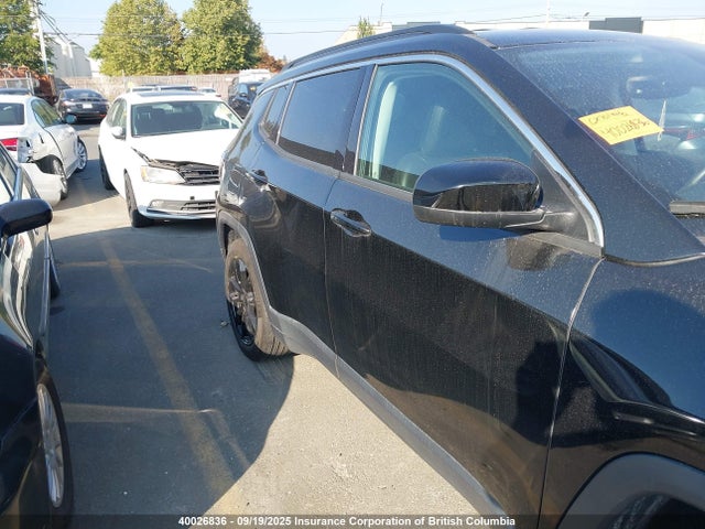 3C4NJDBB7JT114056 Jeep Compass