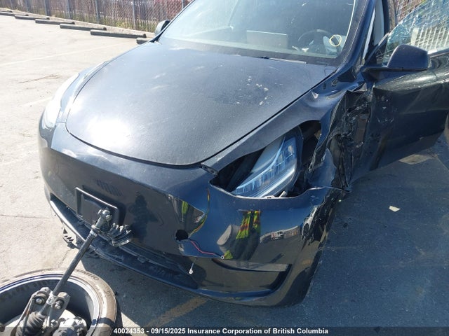 7SAYGDEE1NF385266 Tesla Model Y