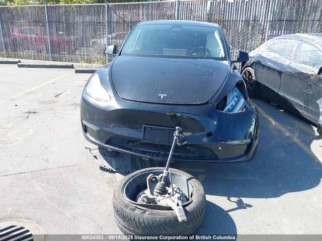 7SAYGDEE1NF385266 Tesla Model Y