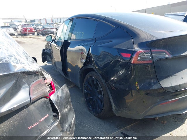 7SAYGDEE1NF385266 Tesla Model Y