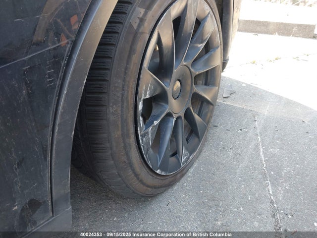 7SAYGDEE1NF385266 Tesla Model Y
