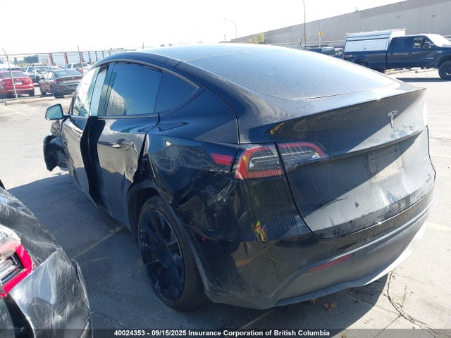 7SAYGDEE1NF385266 Tesla Model Y