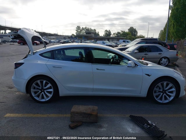 5YJ3E1EB4LF643360 Tesla MODEL 3