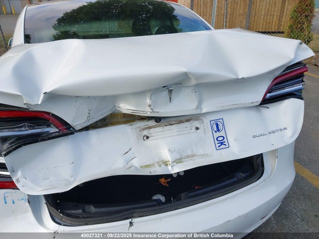 5YJ3E1EB4LF643360 Tesla MODEL 3