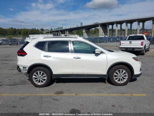 Nissan 2017 2017 5N1AT2MV2HC850358 Image 14