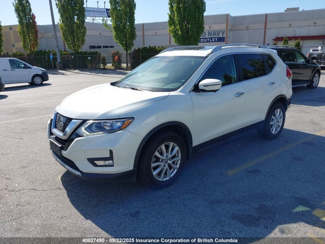 Nissan 2017 2017 5N1AT2MV2HC850358 Image 2