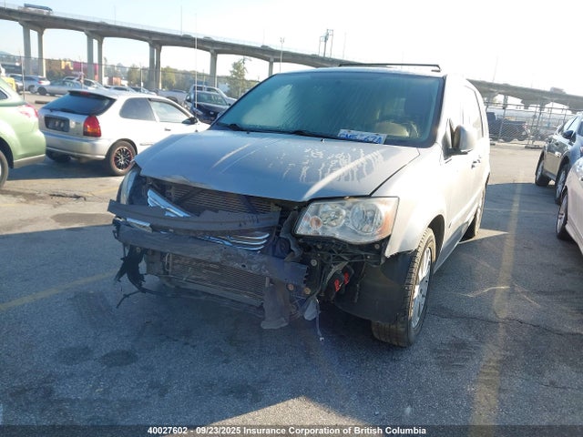 2C4RC1BG1ER309889 Chrysler Town and Country