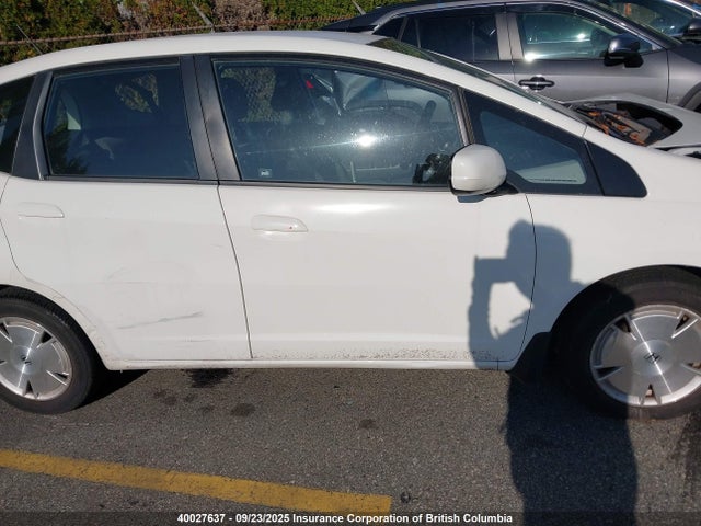 2010 Honda Fit მანქანა იყიდება აუქციონზე, vin: JHMGE8H54AC803245, აუქციონის ნომერი: 40027637