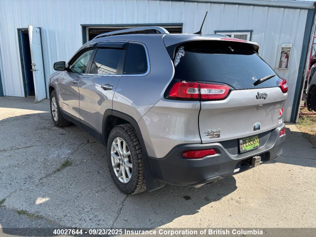 40027644 :رقم المزاد ، 1C4PJMCS4HD215479 vin ، 2017 Jeep Cherokee Latitude مزاد بيع