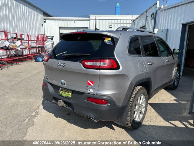 40027644 :رقم المزاد ، 1C4PJMCS4HD215479 vin ، 2017 Jeep Cherokee Latitude مزاد بيع