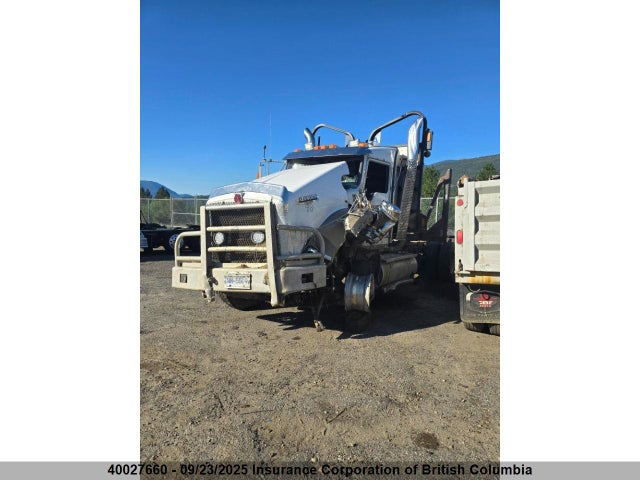 1NKDX4TX1ER967618 Kenworth Isx