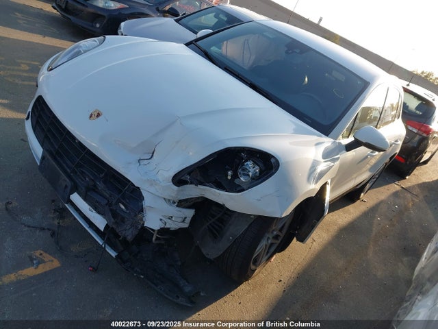 Porsche Macan 2017 WP1AB2A50HLB12617 Image 2