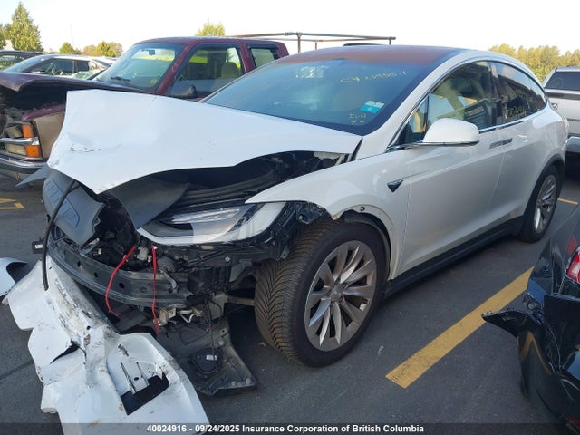 Продаж на аукціоні авто 2020 Tesla Model X, vin: 5YJXCDE24LF303411, номер лоту: 40024916