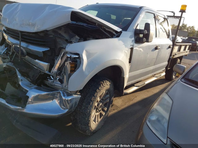 Ford 2018 2018 1FT8W3B65JEC29850 Image 2