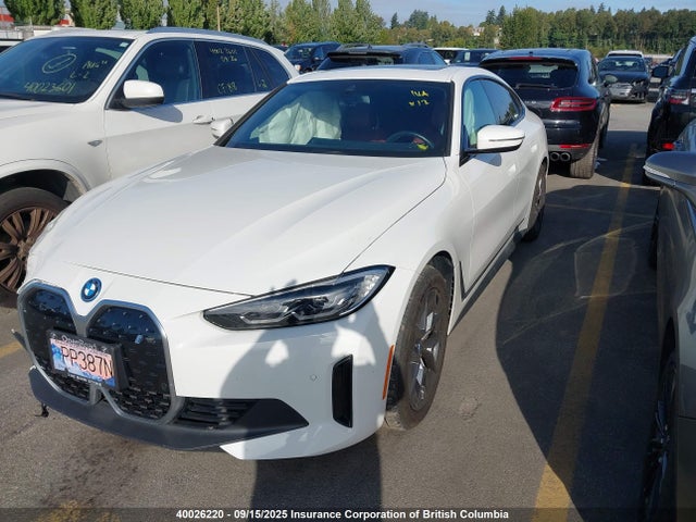 BMW I4 2023 WBY43AW06PFP70280 Image 2