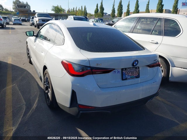 BMW I4 2023 WBY43AW06PFP70280 Image 3