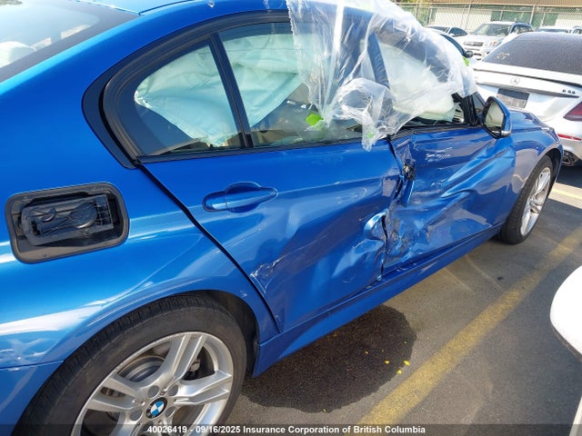 BMW 2018 2018 WBA8D9C50JA615305 Image 12