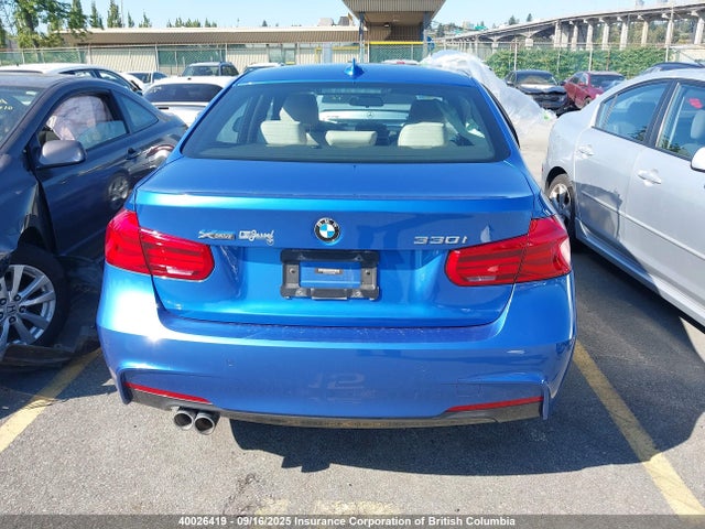 BMW 2018 2018 WBA8D9C50JA615305 Image 17