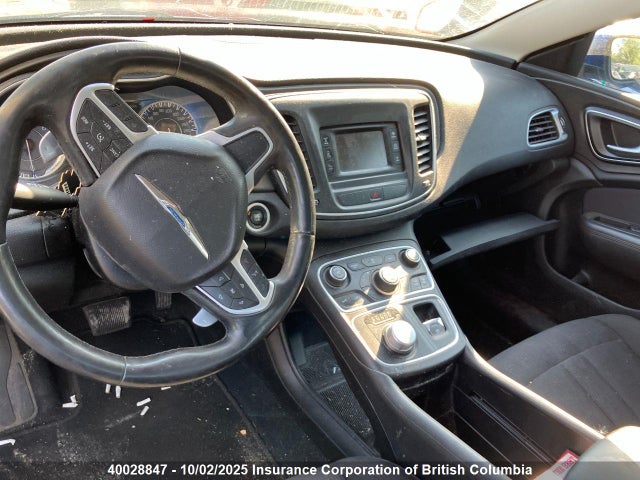 1C3CCCAG7FN511089 Chrysler 2015