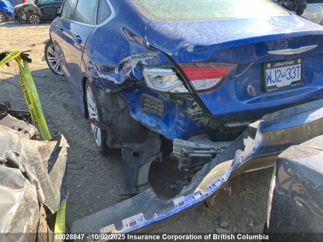 1C3CCCAG7FN511089 Chrysler 2015