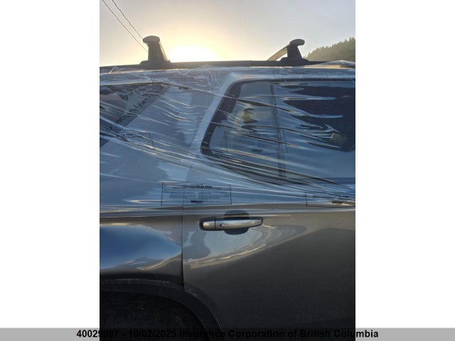 1GNEVJKW4MJ102892 Chevrolet lfy