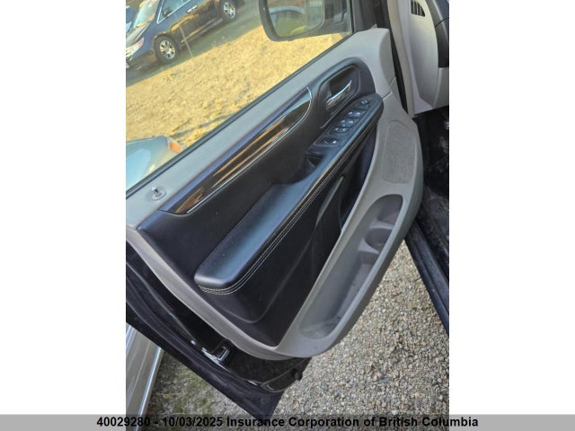 2C4RC1CG4ER299602 Chrysler Town and Country