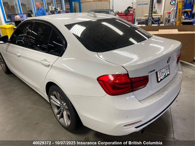 WBA8E5G51HNU22583 BMW 320i Xdrive