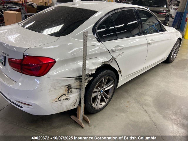 WBA8E5G51HNU22583 BMW 320i Xdrive