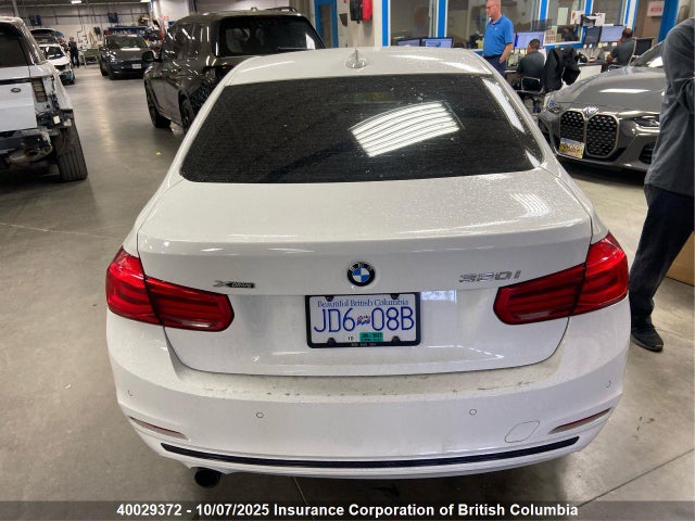 WBA8E5G51HNU22583 BMW 320i Xdrive