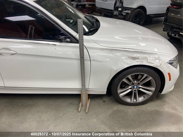WBA8E5G51HNU22583 BMW 320i Xdrive
