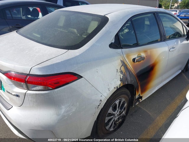 40022719 :رقم المزاد ، JTDBAMDE6NJ039227 vin ، 2022 Toyota Corolla مزاد بيع